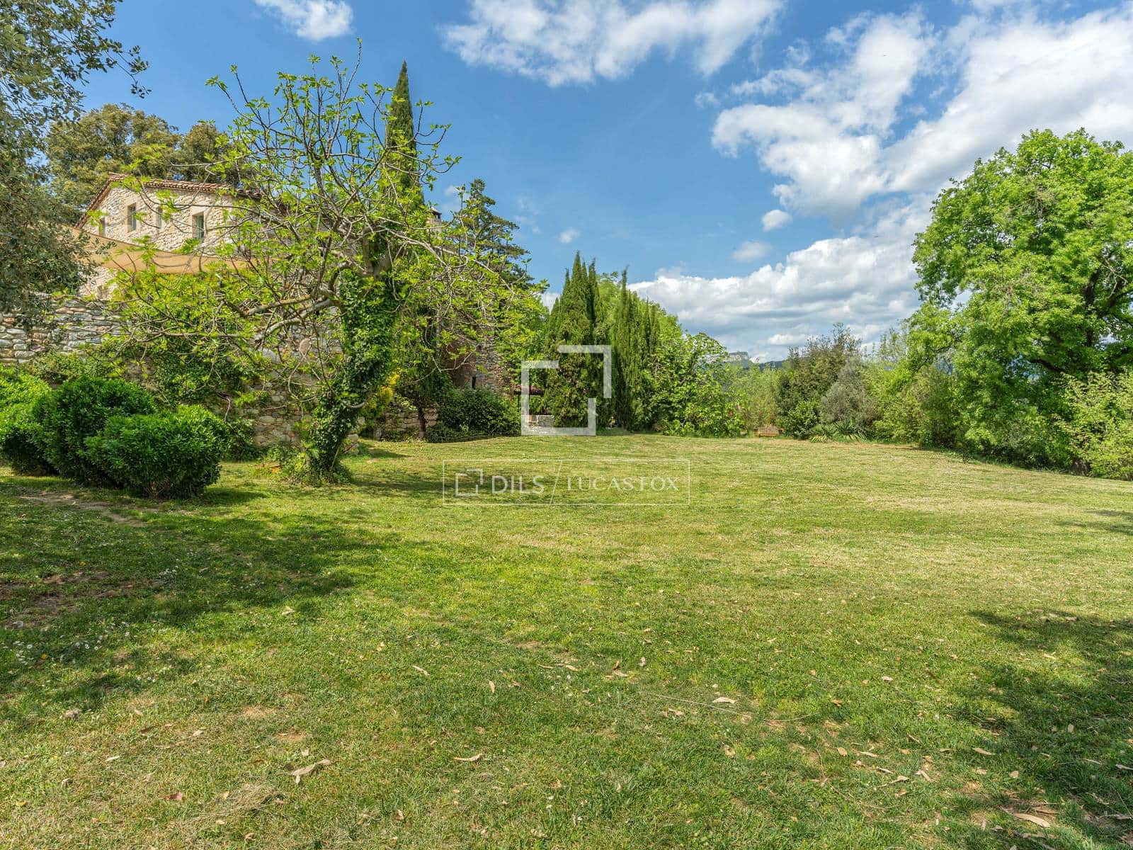 4 soveværelse Finca/Landehus til salg i Bescano med swimmingpool garage - € 795.000 (Ref: 9821568)