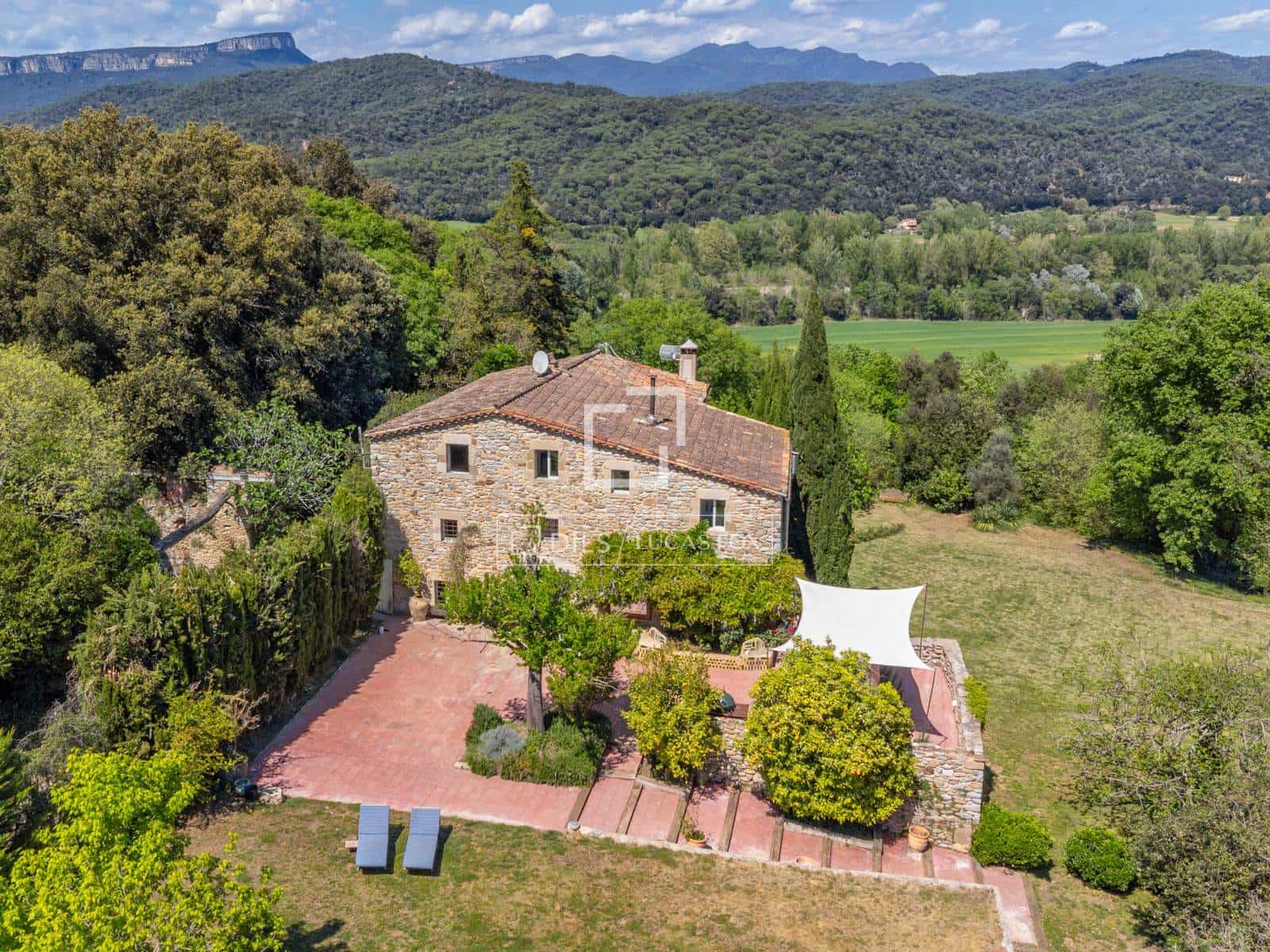 4 soveværelse Finca/Landehus til salg i Bescano med swimmingpool garage - € 795.000 (Ref: 9821568)
