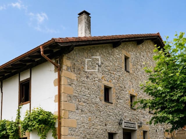10 soverom Villa til salgs i Donostia-San Sebastián - € 1 200 000 (Ref: 9821659)