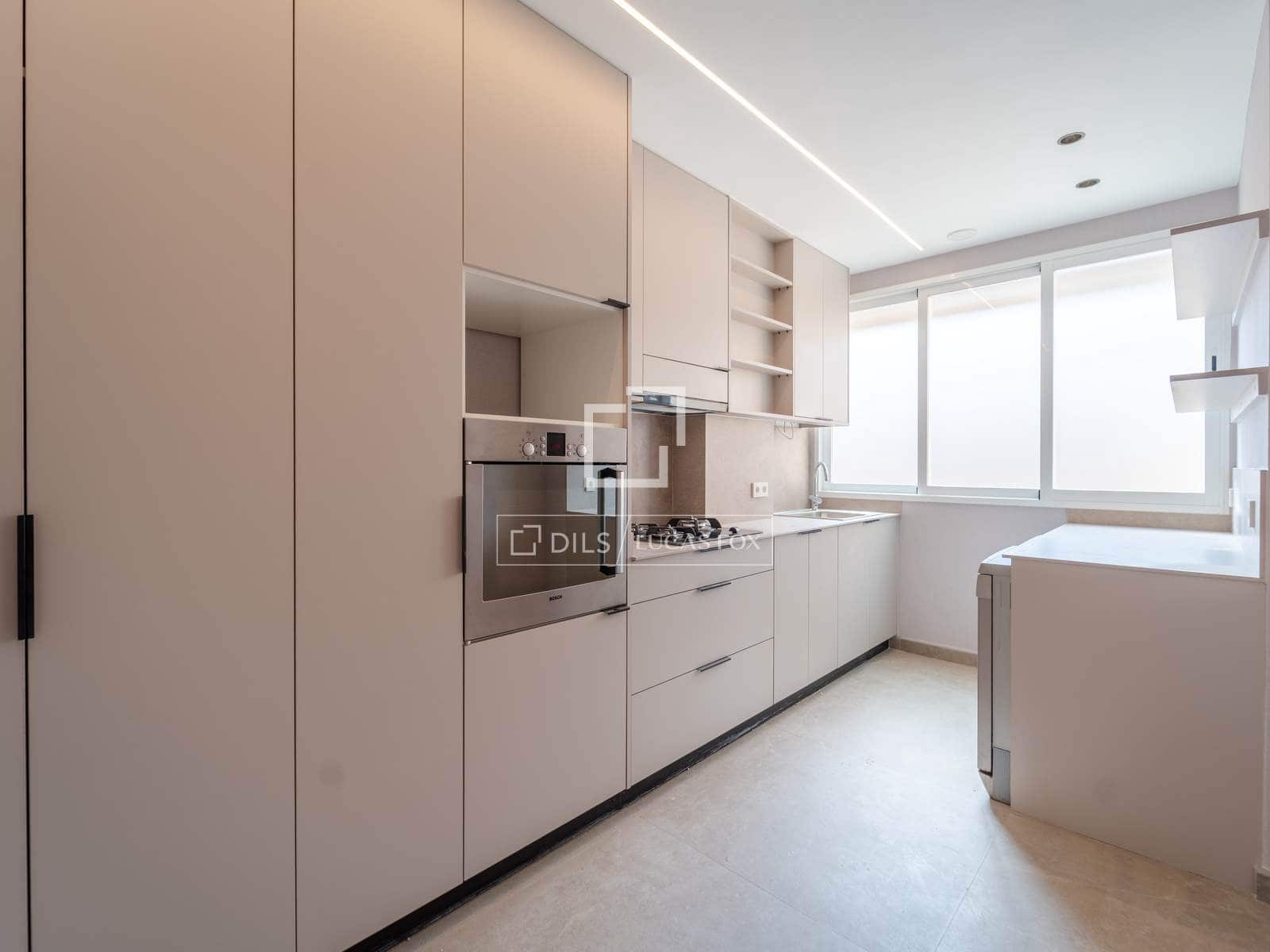 6 soveværelse Lejlighed til leje i Valencia by med swimmingpool garage - € 2.400 (Ref: 9823125)