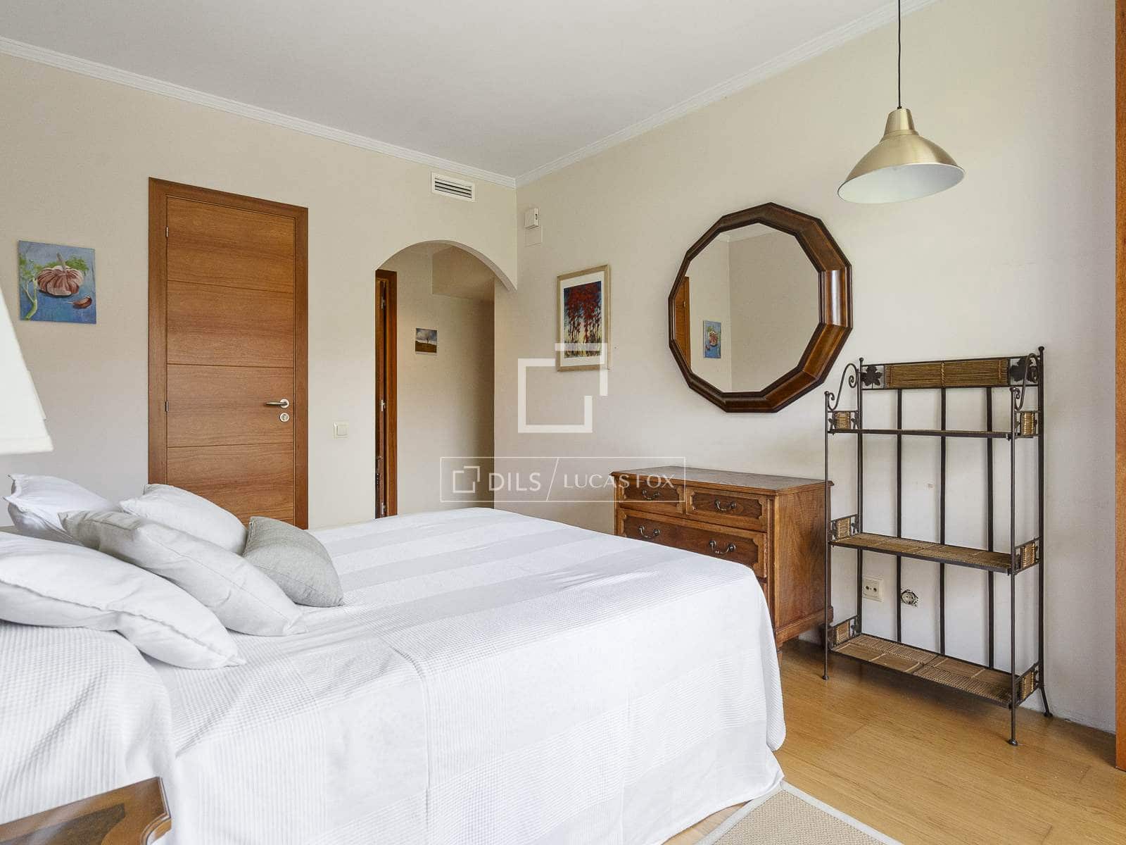 3 bedroom Apartment for sale in Barcelona city with garage - € 780,000 (Ref: 9823577)