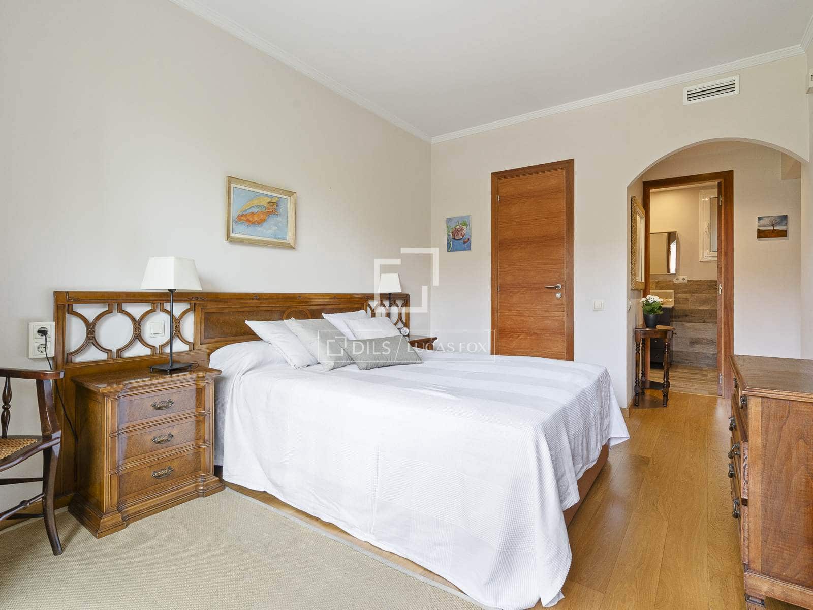 3 bedroom Apartment for sale in Barcelona city with garage - € 780,000 (Ref: 9823577)