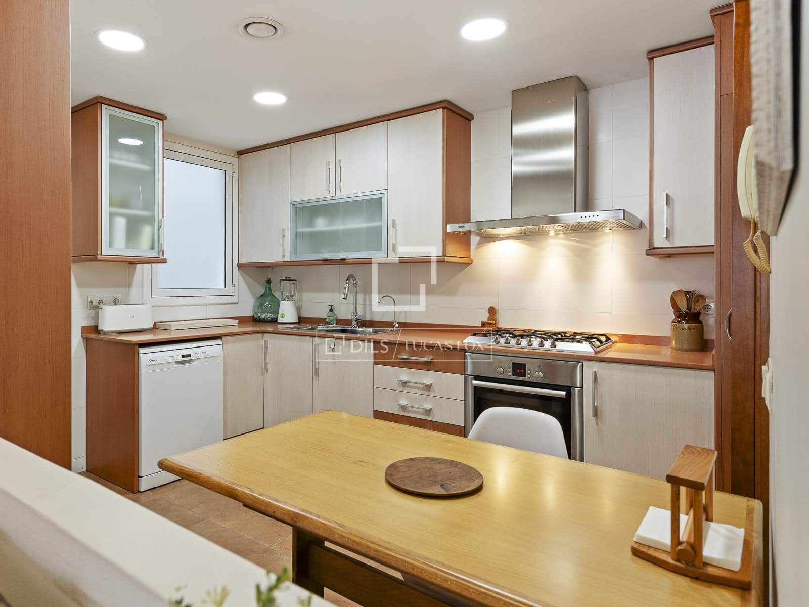3 bedroom Apartment for sale in Barcelona city with garage - € 780,000 (Ref: 9823577)