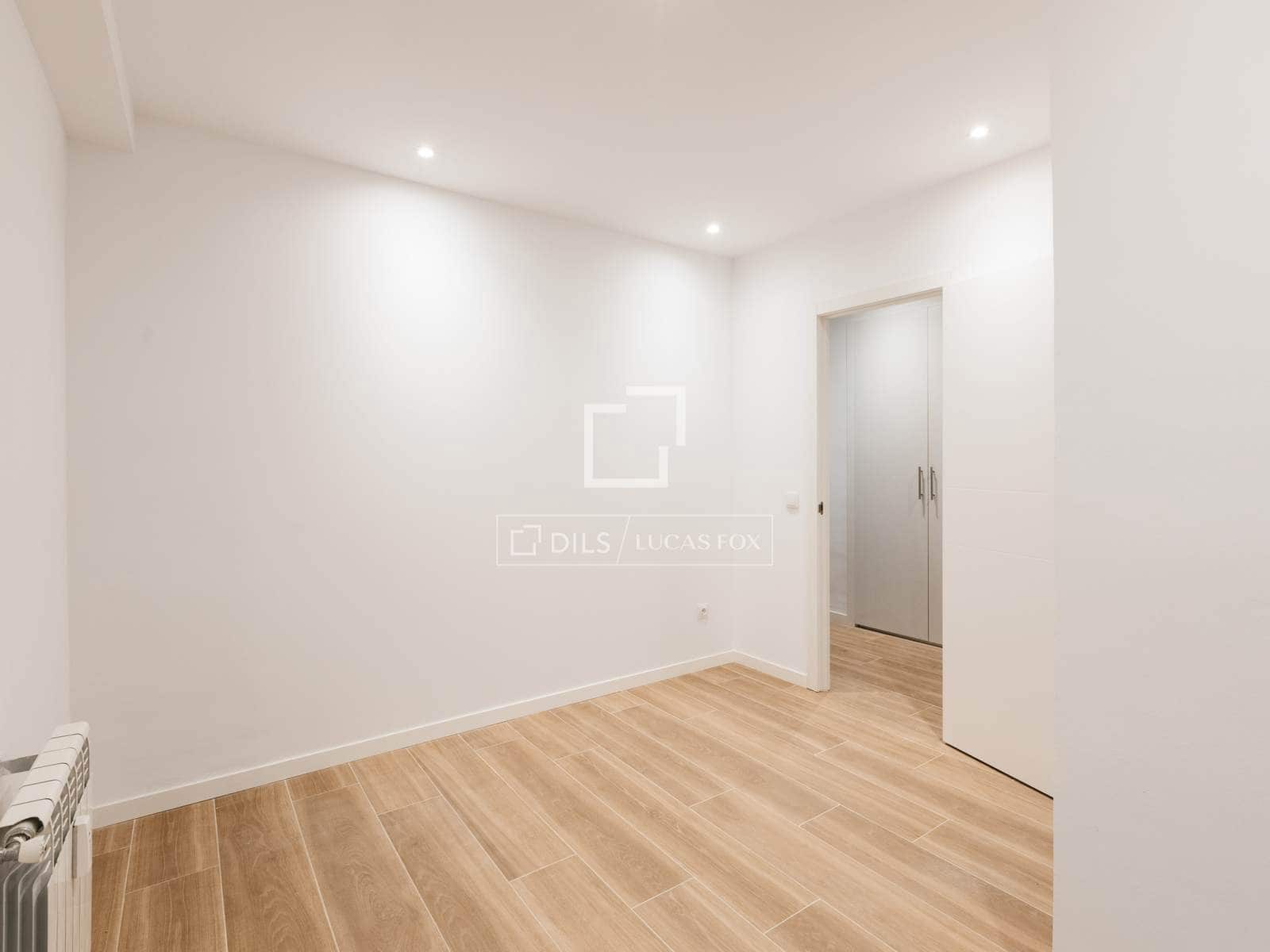 2 makuuhuone Huoneisto vuokrattavana paikassa Madrid kaupunki mukana uima-altaan - 1 700 € (Ref: 9823846)