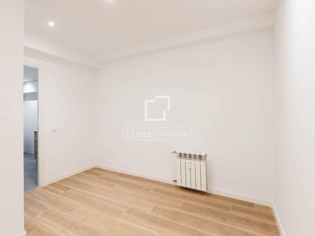 2 makuuhuone Huoneisto vuokrattavana paikassa Nueva España, Madrid kaupunki mukana uima-altaan - 1 700 € (Ref: 9823846)