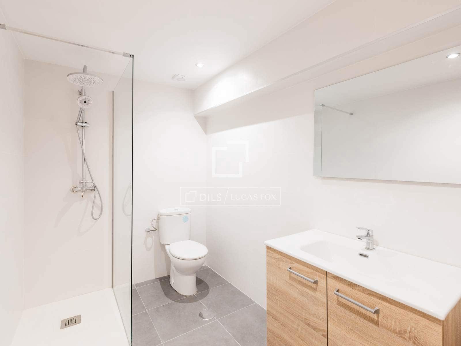 2 makuuhuone Huoneisto vuokrattavana paikassa Madrid kaupunki mukana uima-altaan - 1 700 € (Ref: 9823846)