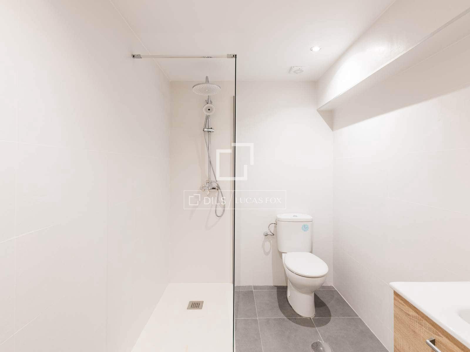 2 makuuhuone Huoneisto vuokrattavana paikassa Madrid kaupunki mukana uima-altaan - 1 700 € (Ref: 9823846)