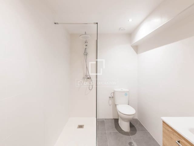 2 makuuhuone Huoneisto vuokrattavana paikassa Nueva España, Madrid kaupunki mukana uima-altaan - 1 700 € (Ref: 9823846)