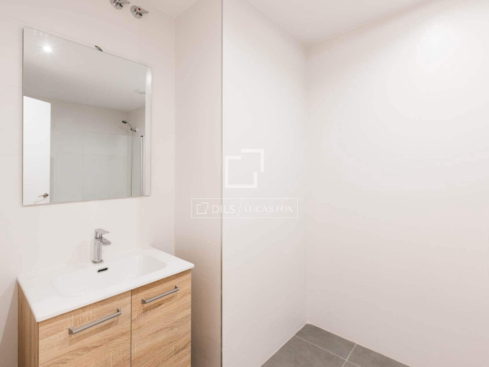 2 makuuhuone Huoneisto vuokrattavana paikassa Madrid kaupunki mukana uima-altaan - 1 700 € (Ref: 9823846)