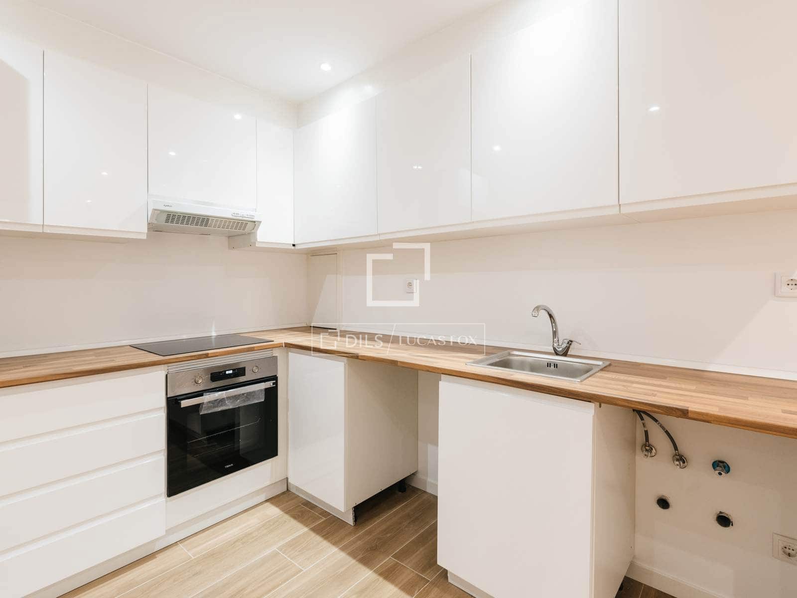 2 makuuhuone Huoneisto vuokrattavana paikassa Madrid kaupunki mukana uima-altaan - 1 700 € (Ref: 9823846)