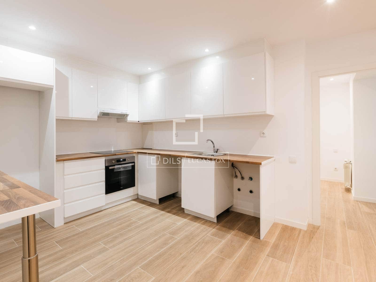 2 makuuhuone Huoneisto vuokrattavana paikassa Madrid kaupunki mukana uima-altaan - 1 700 € (Ref: 9823846)