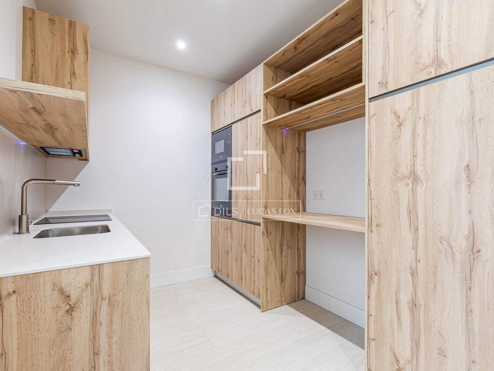 3 makuuhuone Huoneisto myytävänä paikassa Madrid kaupunki - 1 599 000 € (Ref: 9823847)