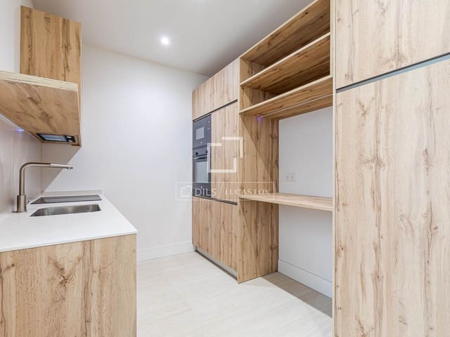 3 makuuhuone Huoneisto myytävänä paikassa Madrid kaupunki - 1 599 000 € (Ref: 9823847)