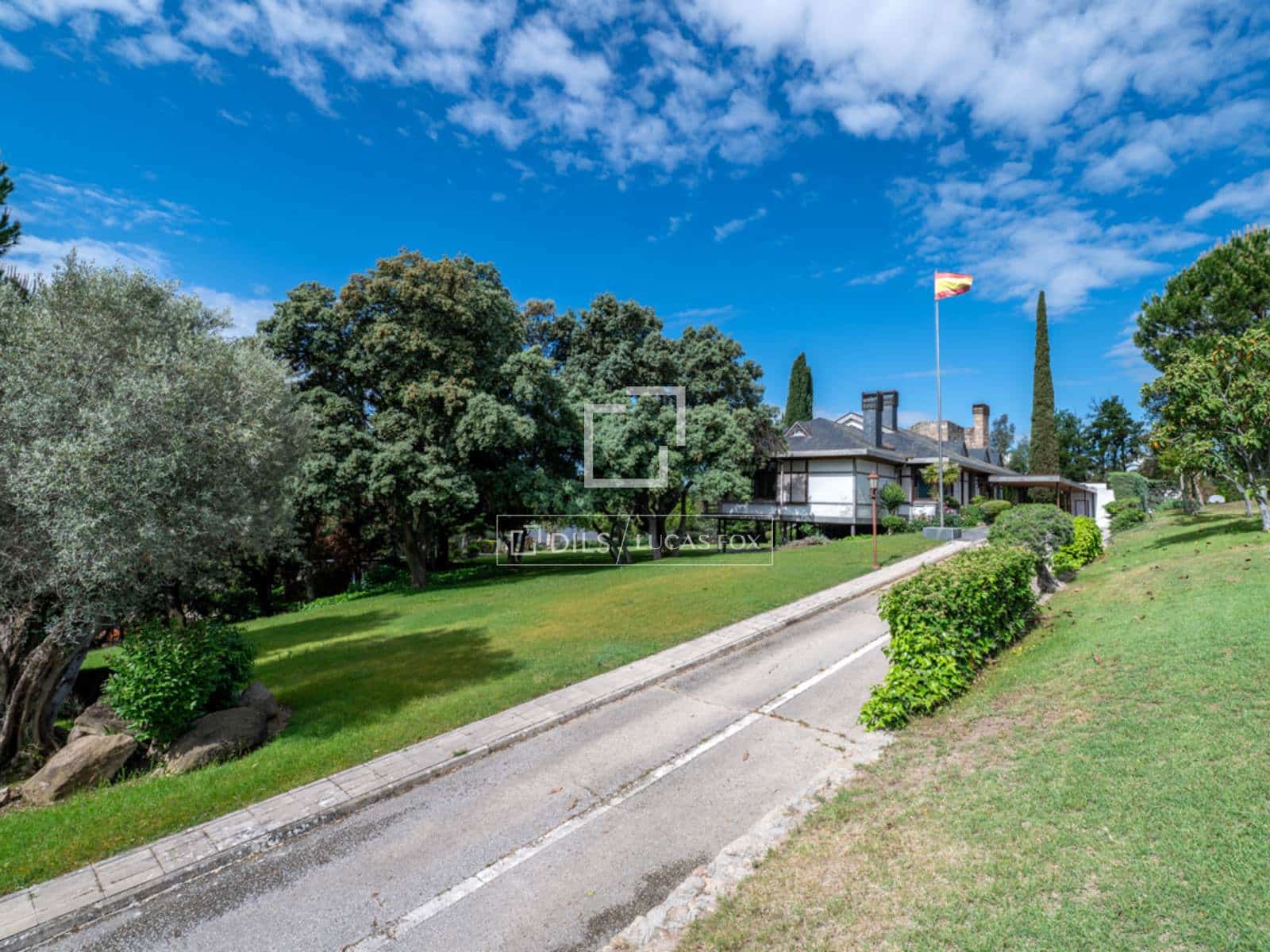 7 soverom Villa til salgs i Alcobendas med svømmebasseng garasje - € 10 000 000 (Ref: 9823850)