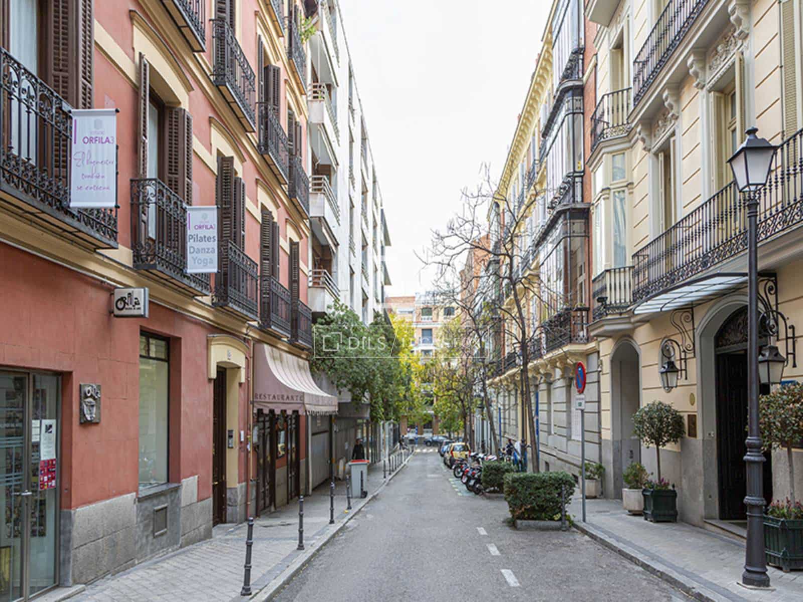 4 soveværelse Lejlighed til salg i Madrid by - € 2.090.000 (Ref: 9824017)