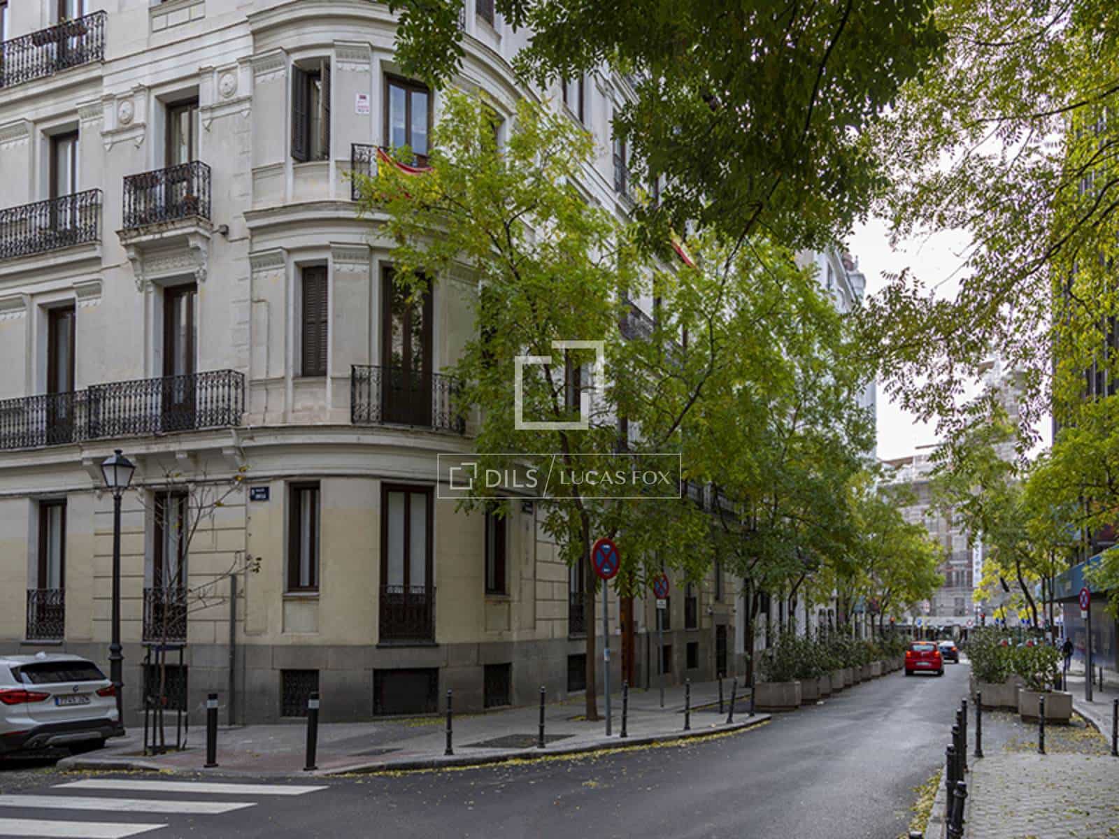 4 soveværelse Lejlighed til salg i Madrid by - € 2.090.000 (Ref: 9824017)