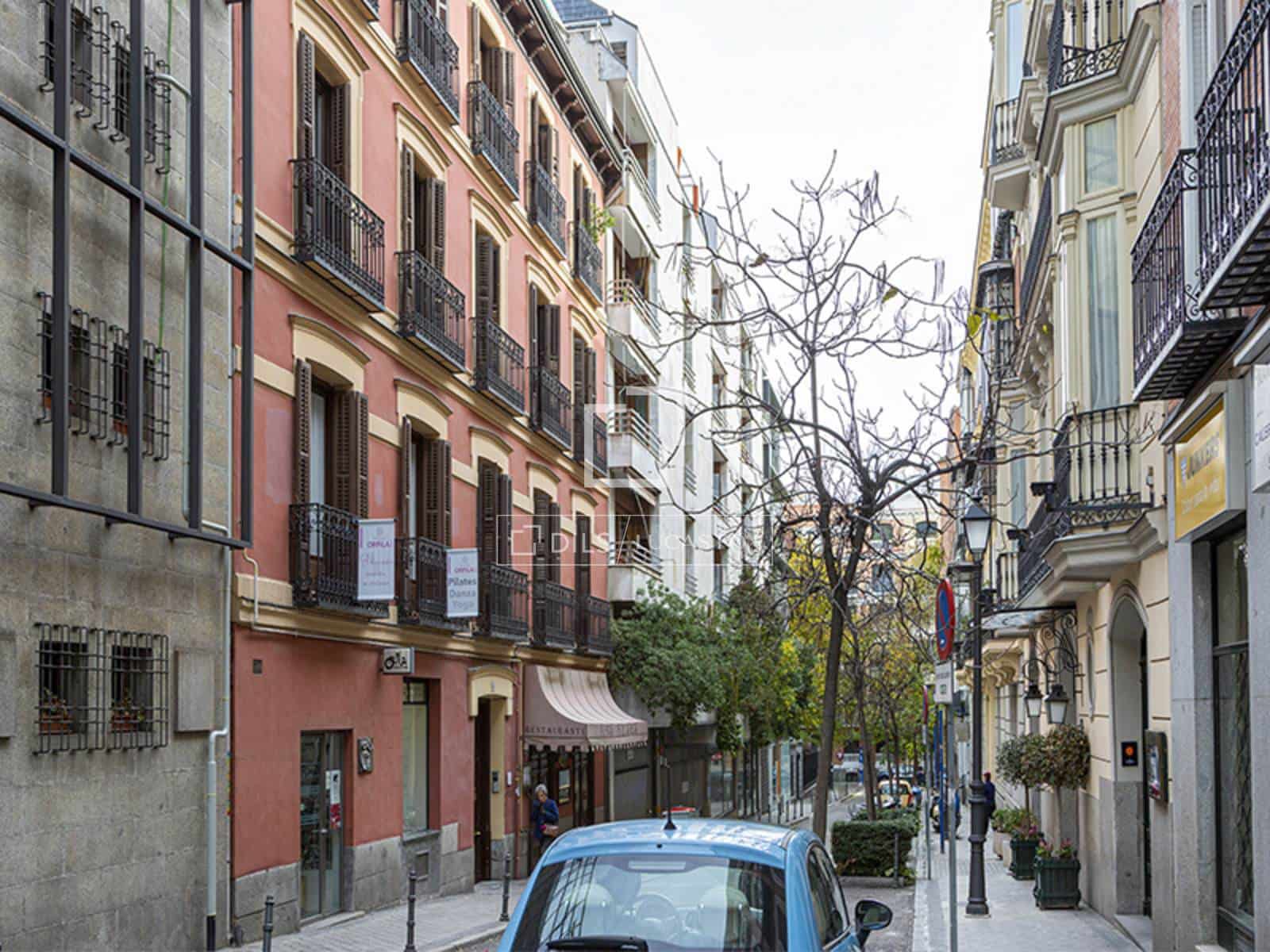 4 soveværelse Lejlighed til salg i Madrid by - € 2.090.000 (Ref: 9824017)