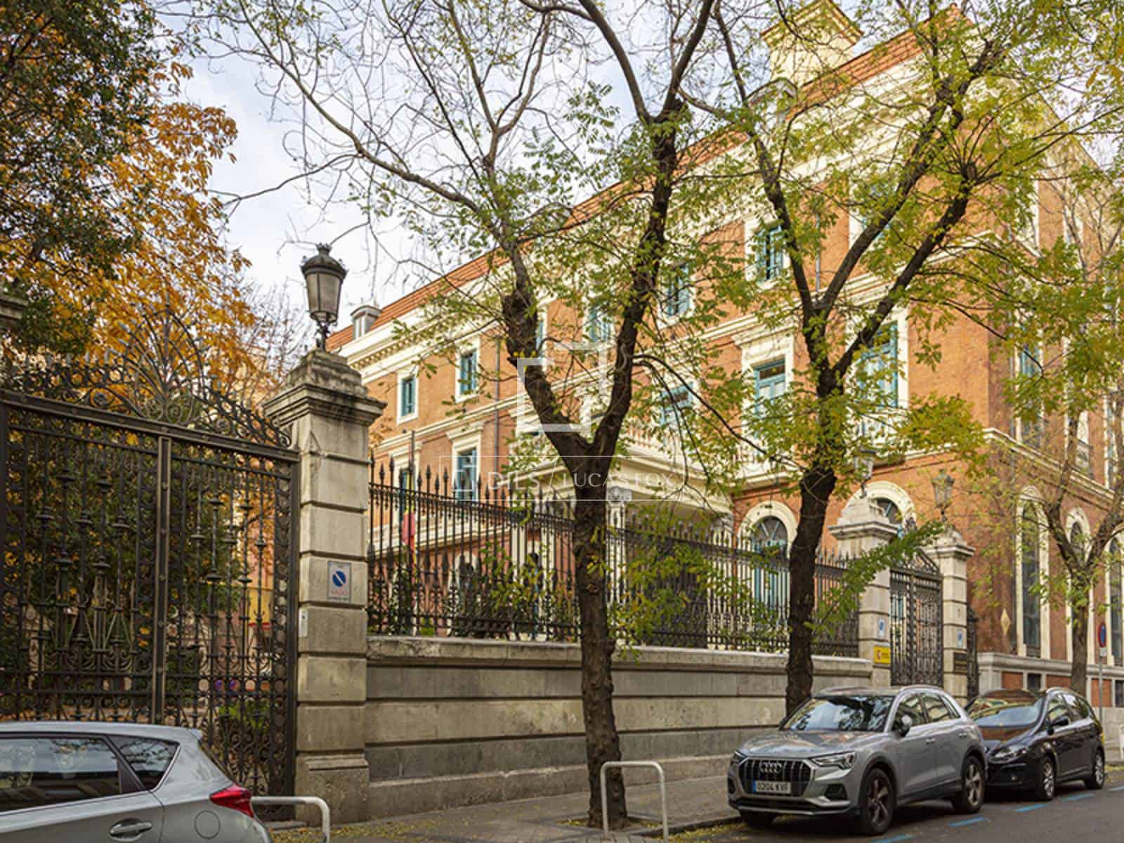 4 soveværelse Lejlighed til salg i Madrid by - € 2.090.000 (Ref: 9824017)