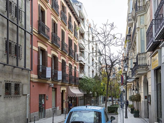 4 slaapkamer Appartement te koop in Rios Rosas, Madrid stad - € 2.090.000 (Ref: 9824017)