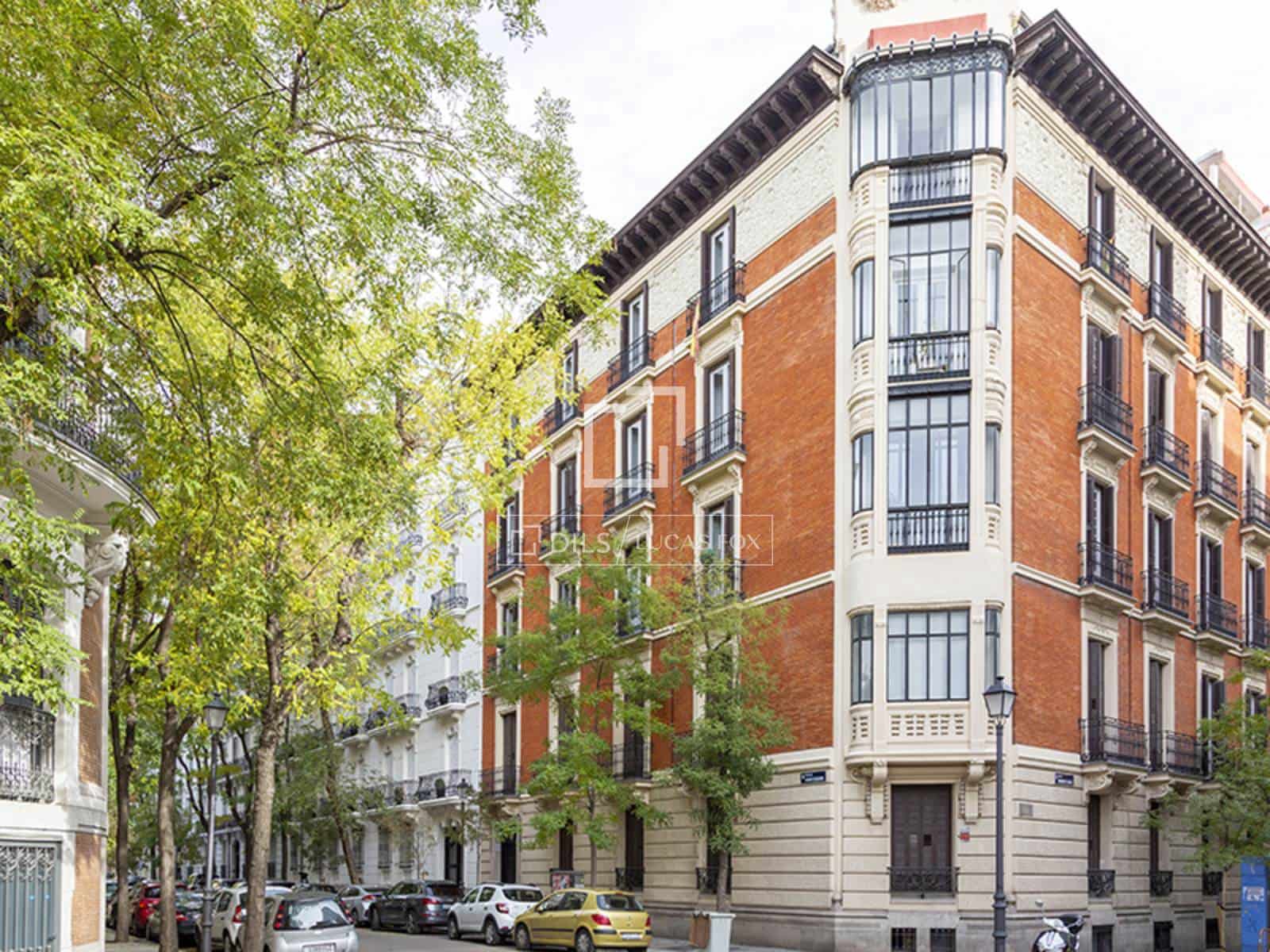 4 soveværelse Lejlighed til salg i Madrid by - € 2.090.000 (Ref: 9824017)