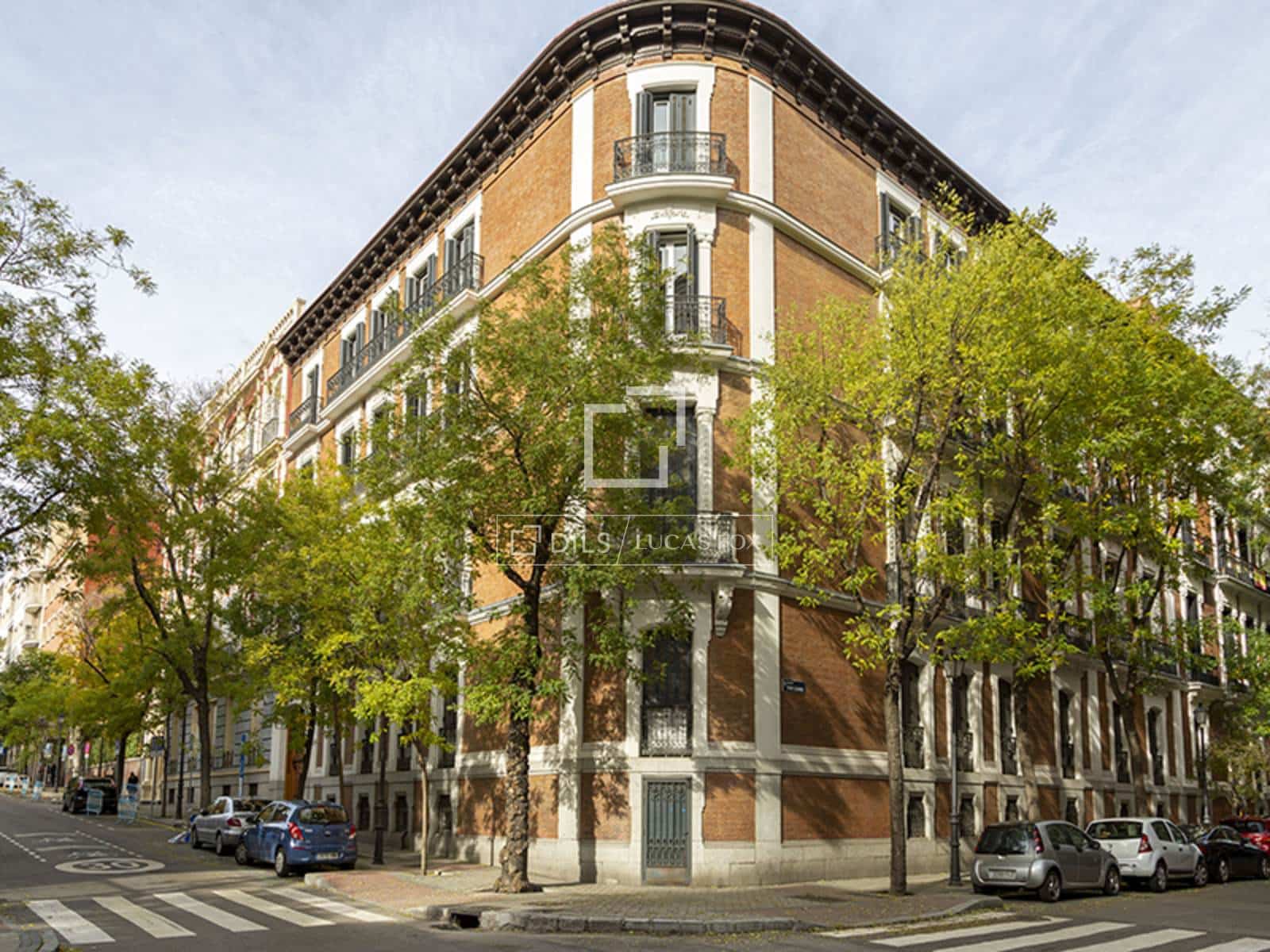 4 soveværelse Lejlighed til salg i Madrid by - € 2.090.000 (Ref: 9824017)