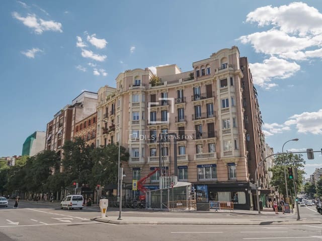 3 slaapkamer Appartement te koop in Almagro, Madrid stad met garage - € 2.700.000 (Ref: 9824120)