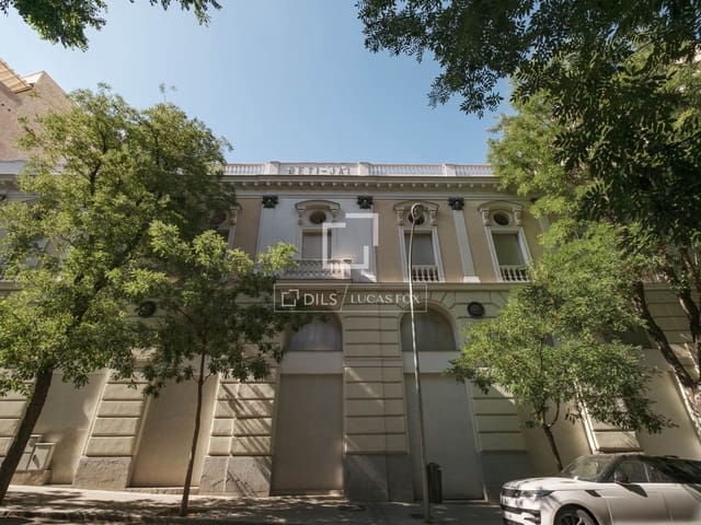 3 slaapkamer Appartement te koop in Almagro, Madrid stad met garage - € 2.700.000 (Ref: 9824120)