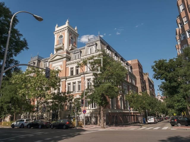 3 slaapkamer Appartement te koop in Almagro, Madrid stad met garage - € 2.700.000 (Ref: 9824120)