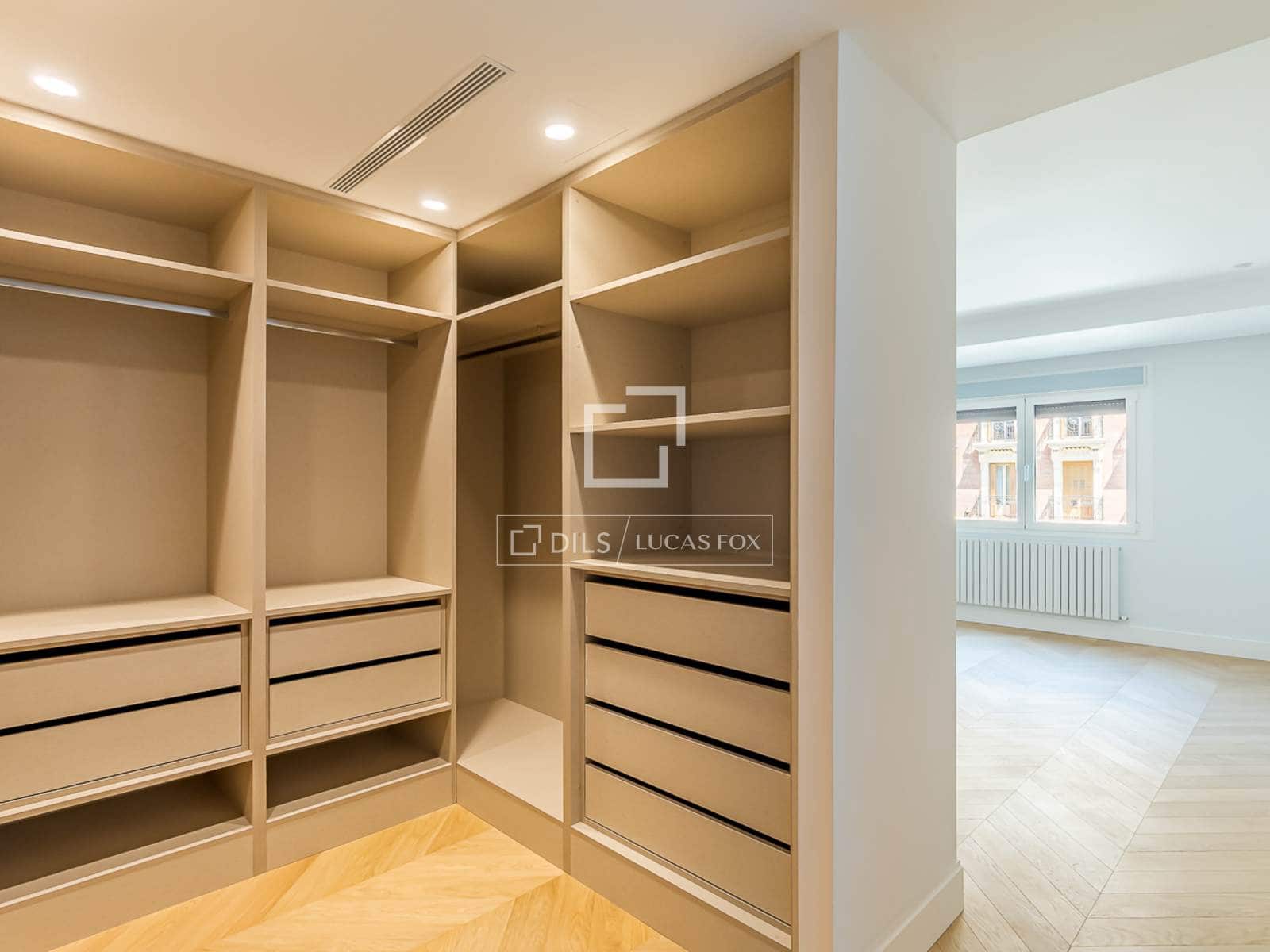 3 bedroom Apartment for sale in Madrid city with garage - € 2,600,000 (Ref: 9824120)