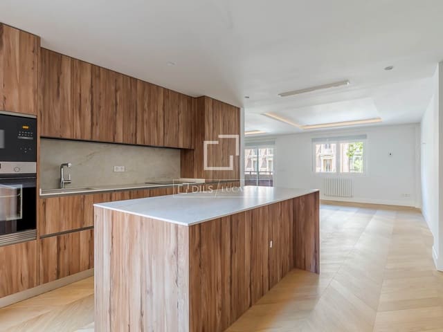 3 sypialnia Apartament na sprzedaż w Almagro, Miasto Madryt z garażem - 2 700 000 € (Ref: 9824120)