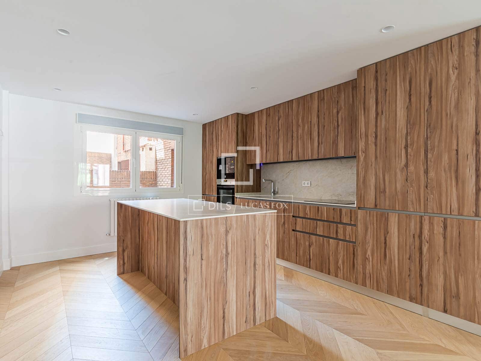 3 bedroom Apartment for sale in Madrid city with garage - € 2,600,000 (Ref: 9824120)