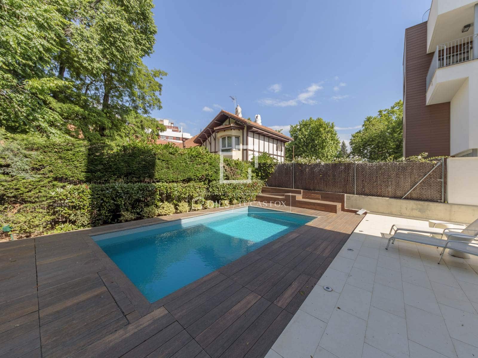 5 soverom Villa til salgs i Madrid by med svømmebasseng garasje - € 2 490 000 (Ref: 9824121)