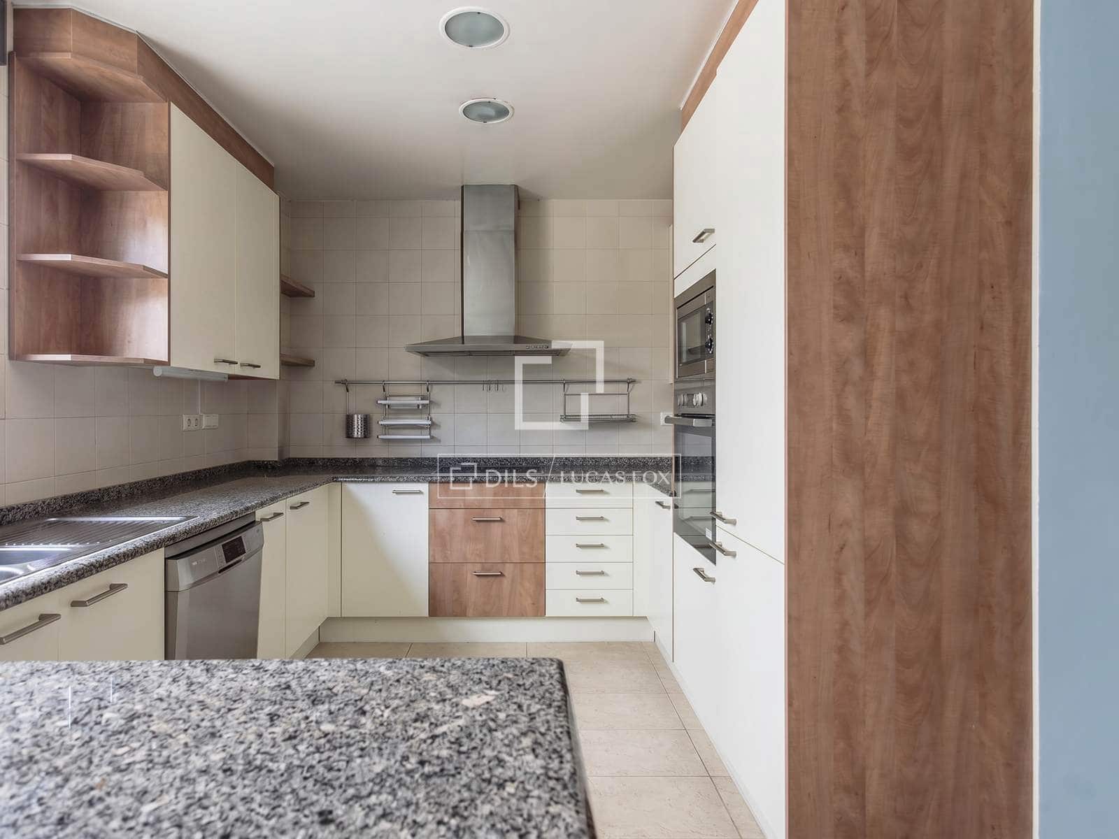 5 soverom Villa til salgs i Madrid by med svømmebasseng garasje - € 2 490 000 (Ref: 9824121)