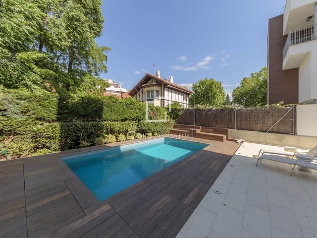 5 soverom Villa til salgs i Madrid by med svømmebasseng garasje - € 2 490 000 (Ref: 9824121)