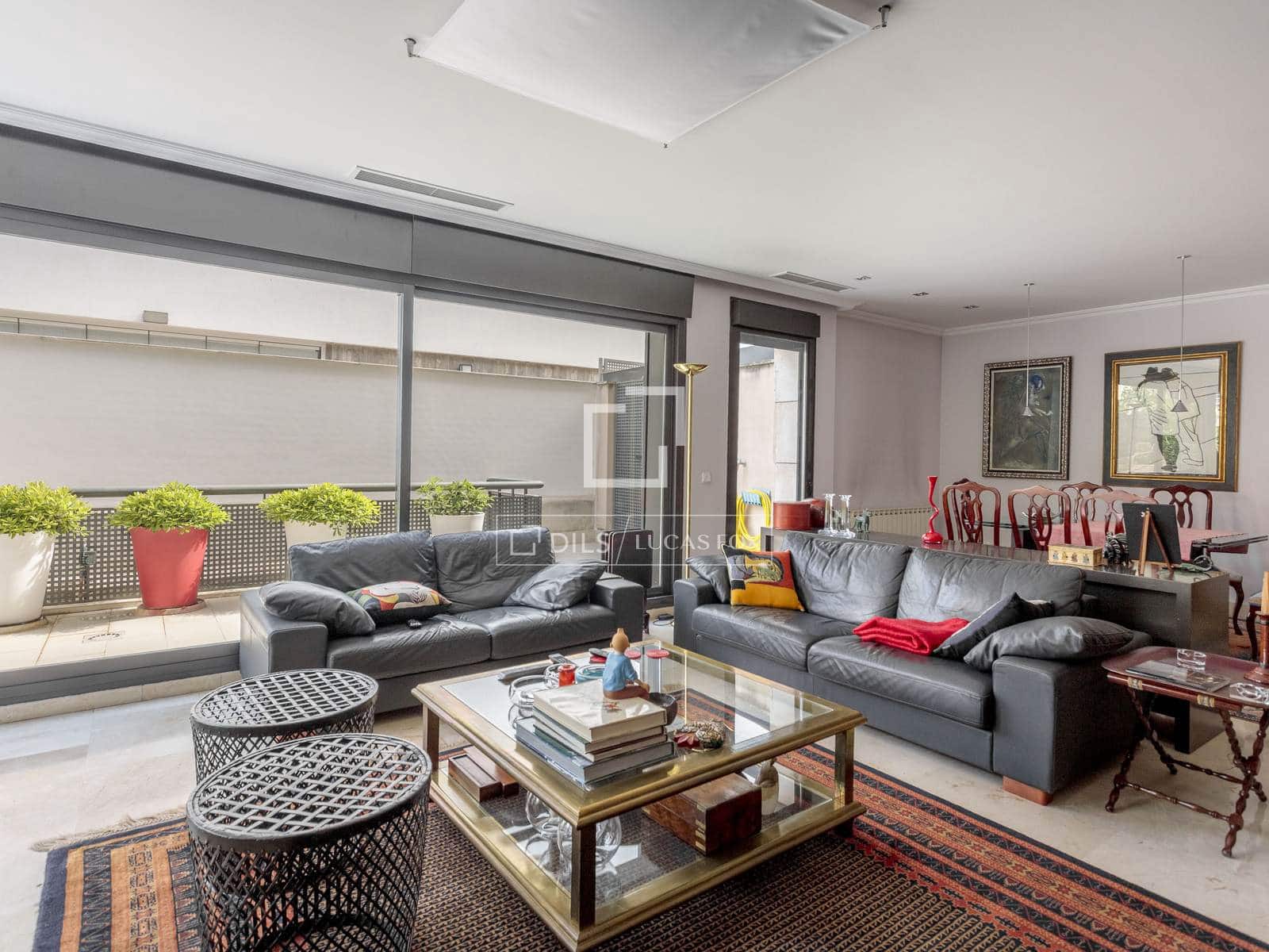 5 soverom Villa til salgs i Madrid by med svømmebasseng garasje - € 2 490 000 (Ref: 9824121)