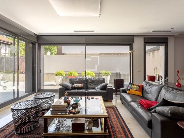 5 soverom Villa til salgs i Madrid by med svømmebasseng garasje - € 2 490 000 (Ref: 9824121)