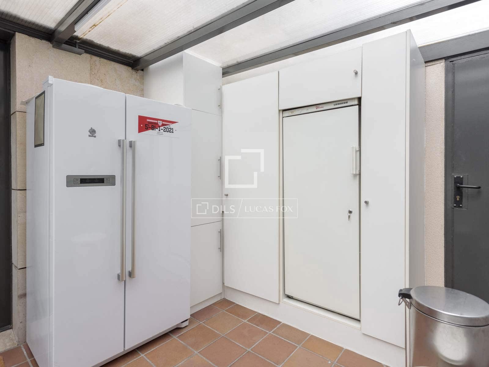 5 soverom Villa til salgs i Madrid by med svømmebasseng garasje - € 2 490 000 (Ref: 9824121)