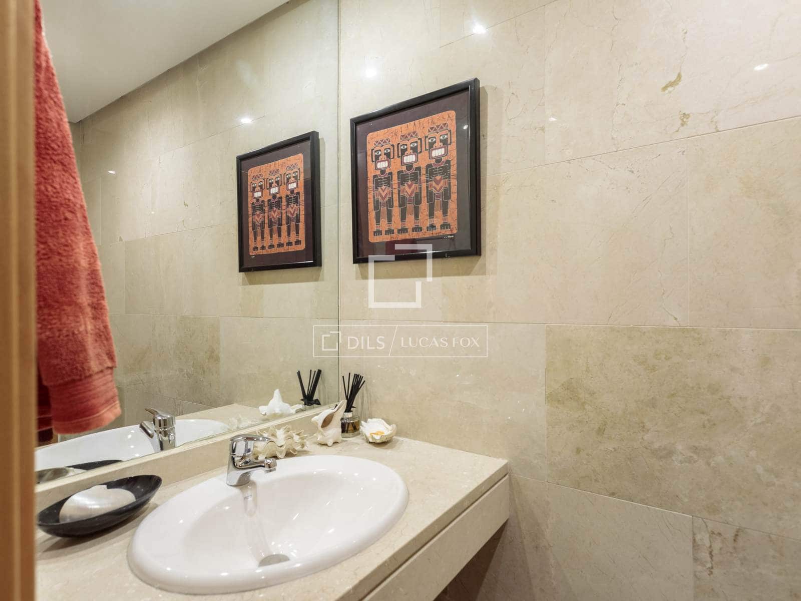 5 soverom Villa til salgs i Madrid by med svømmebasseng garasje - € 2 490 000 (Ref: 9824121)