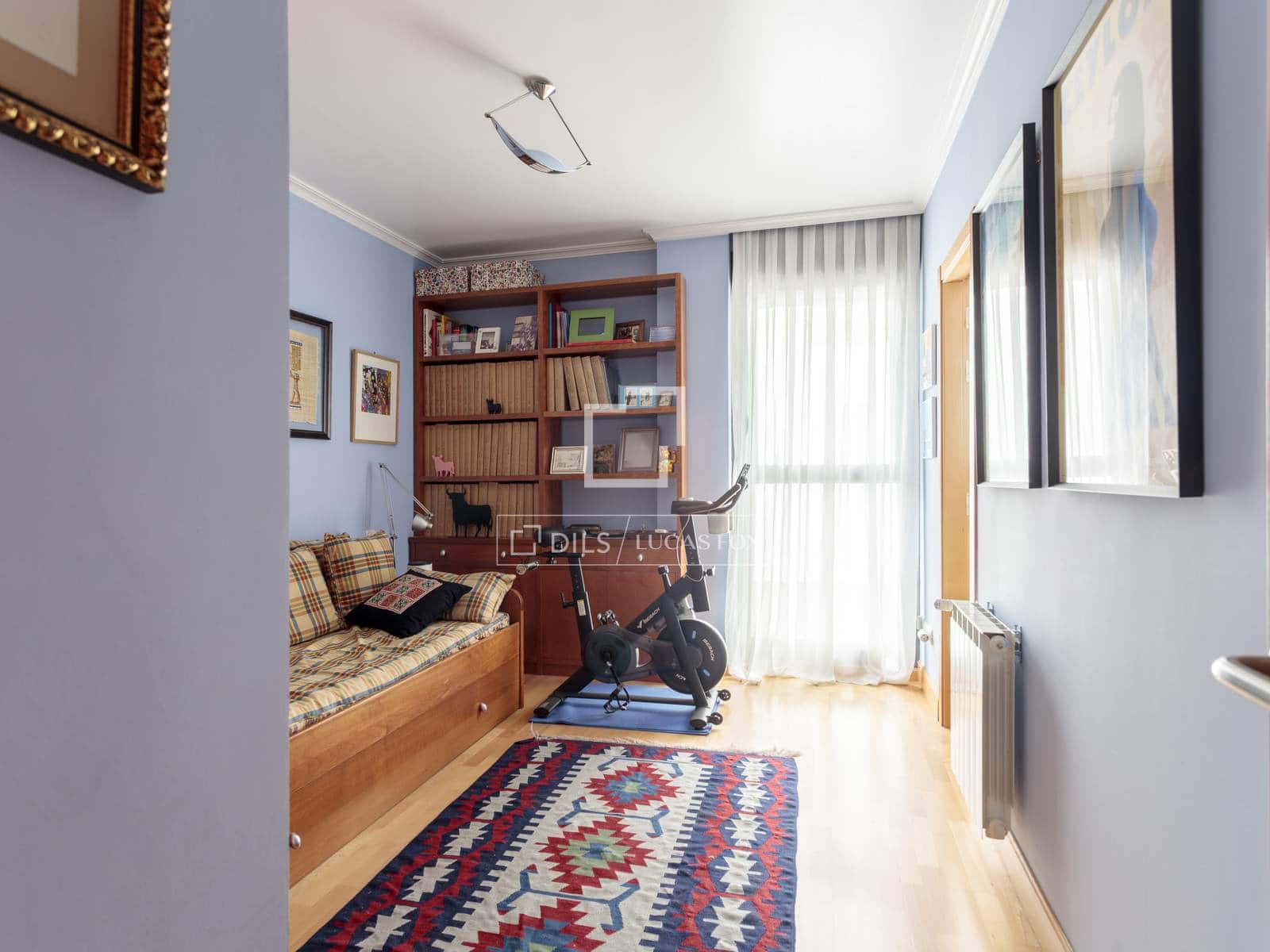 5 soverom Villa til salgs i Madrid by med svømmebasseng garasje - € 2 490 000 (Ref: 9824121)