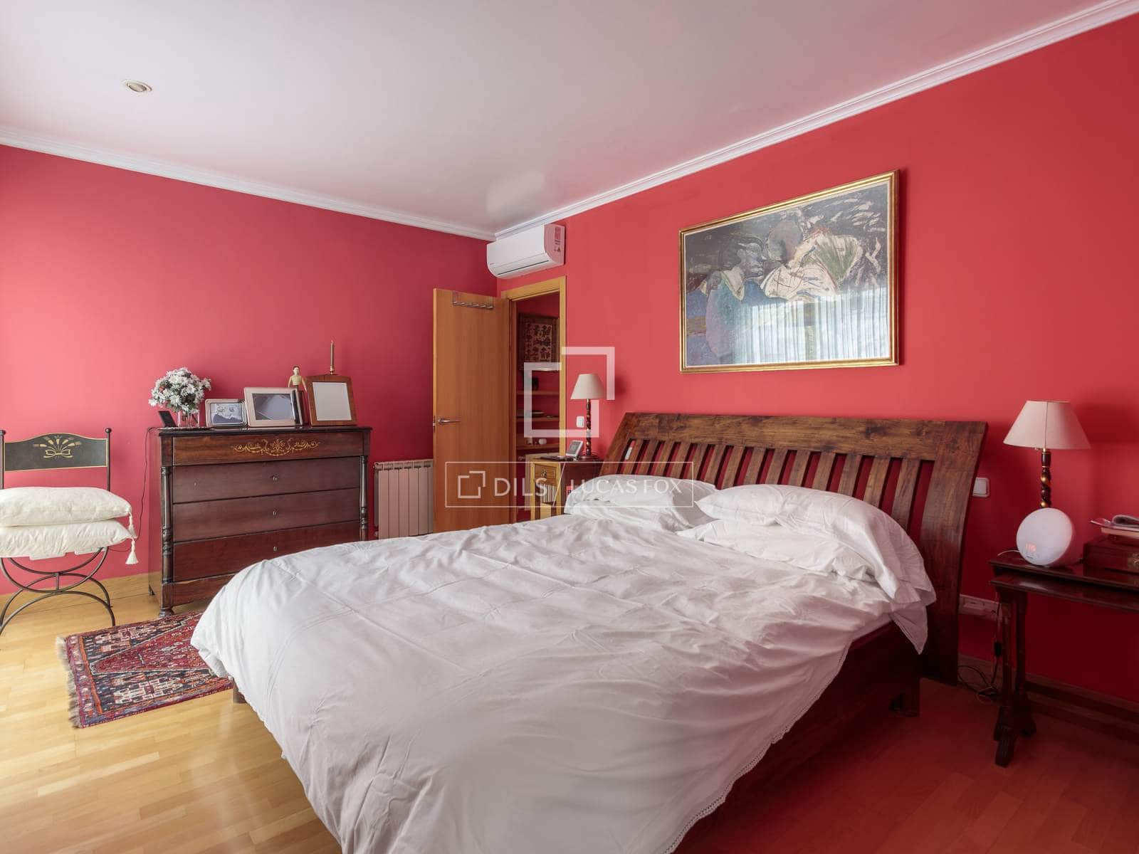5 soverom Villa til salgs i Madrid by med svømmebasseng garasje - € 2 490 000 (Ref: 9824121)