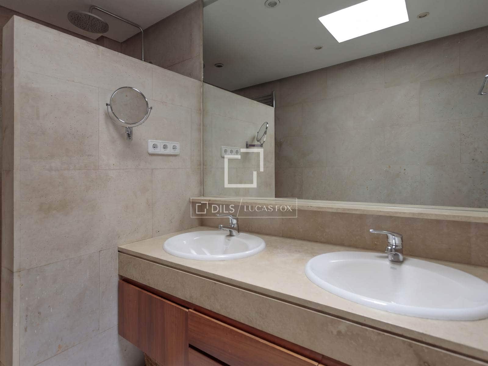 5 soverom Villa til salgs i Madrid by med svømmebasseng garasje - € 2 490 000 (Ref: 9824121)