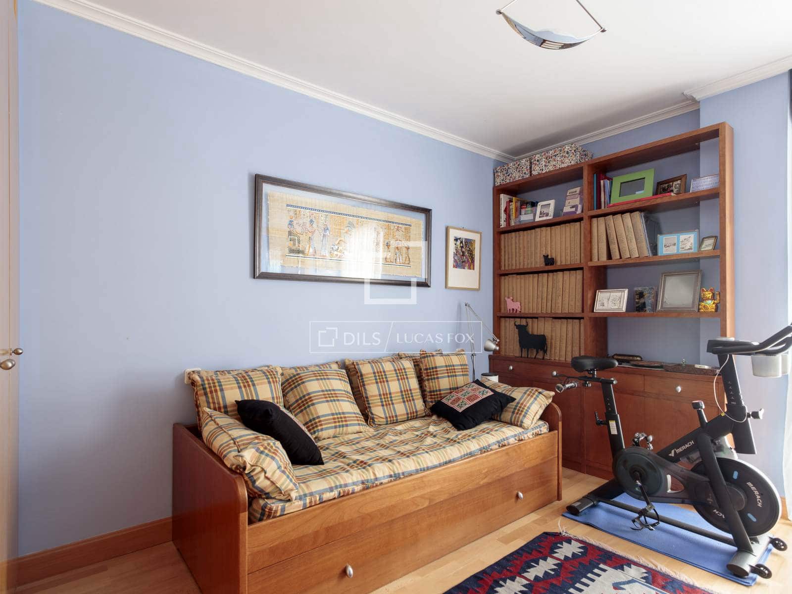 5 soverom Villa til salgs i Madrid by med svømmebasseng garasje - € 2 490 000 (Ref: 9824121)