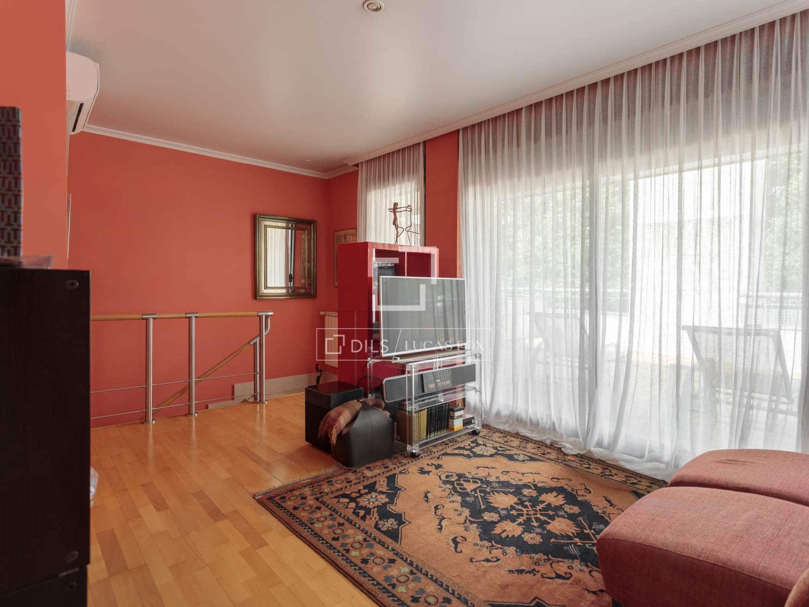 5 soverom Villa til salgs i Madrid by med svømmebasseng garasje - € 2 490 000 (Ref: 9824121)