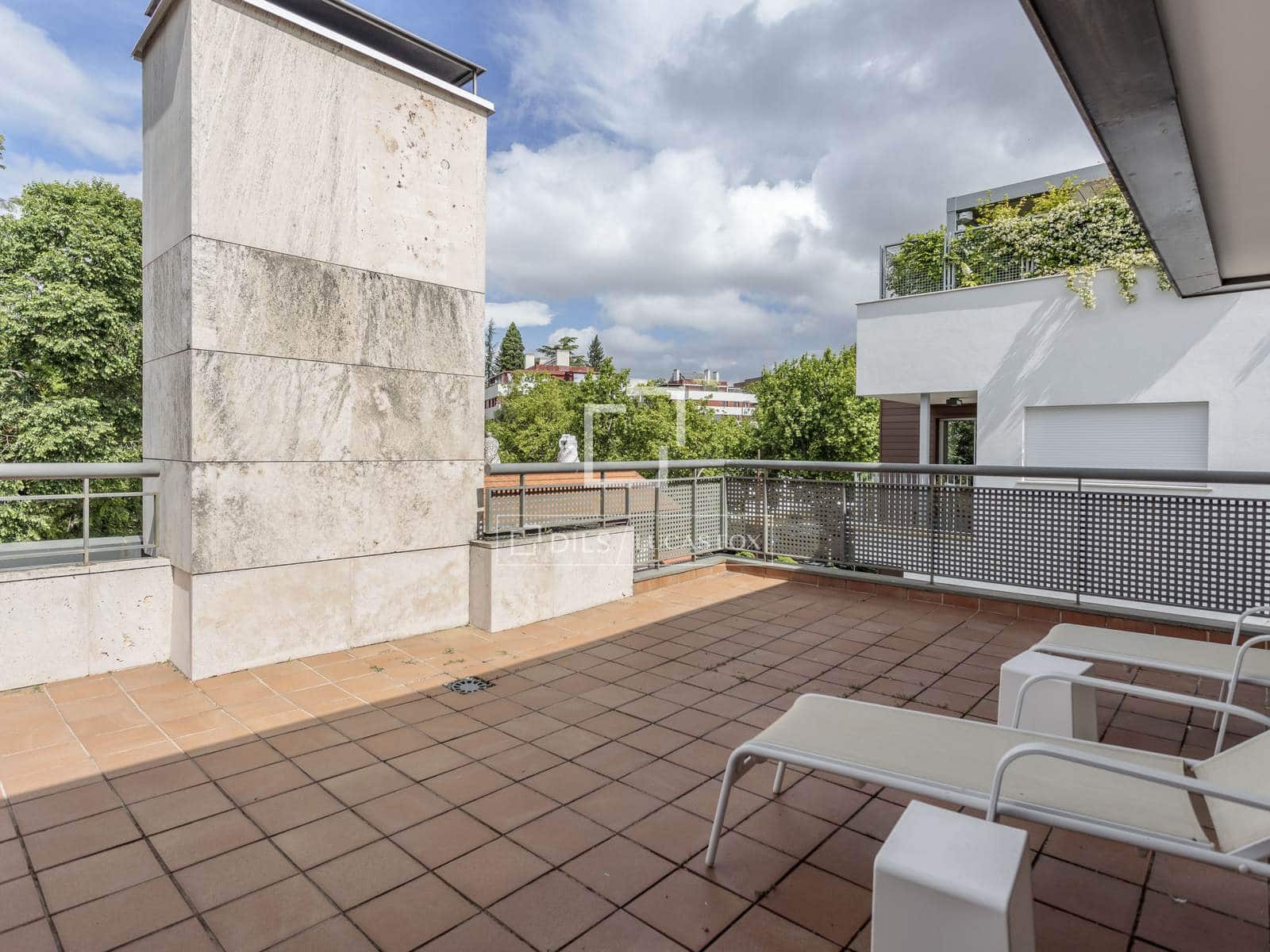 5 soverom Villa til salgs i Madrid by med svømmebasseng garasje - € 2 490 000 (Ref: 9824121)