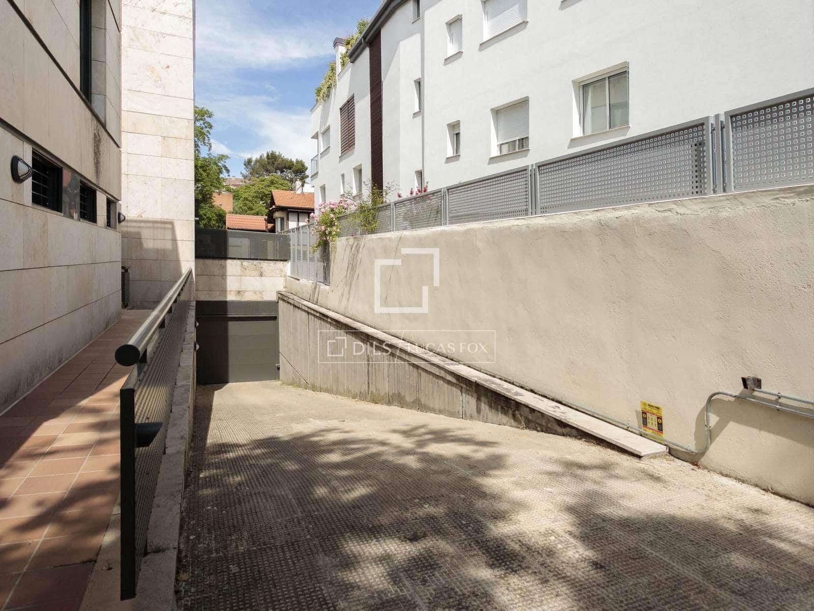5 soverom Villa til salgs i Madrid by med svømmebasseng garasje - € 2 490 000 (Ref: 9824121)