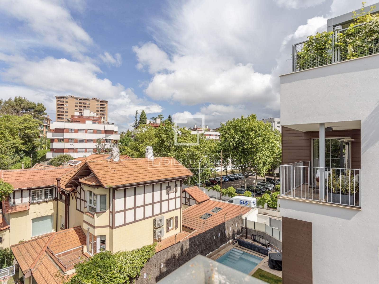 5 soverom Villa til salgs i Madrid by med svømmebasseng garasje - € 2 490 000 (Ref: 9824121)