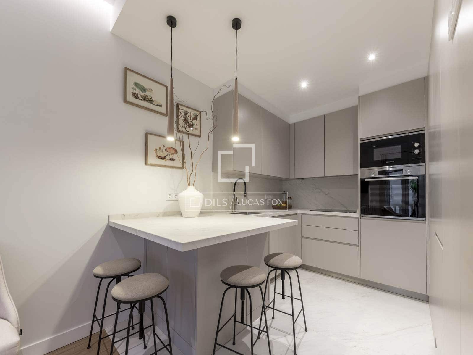 2 soveværelse Lejlighed til leje i Madrid by - € 3.500 (Ref: 9827492)