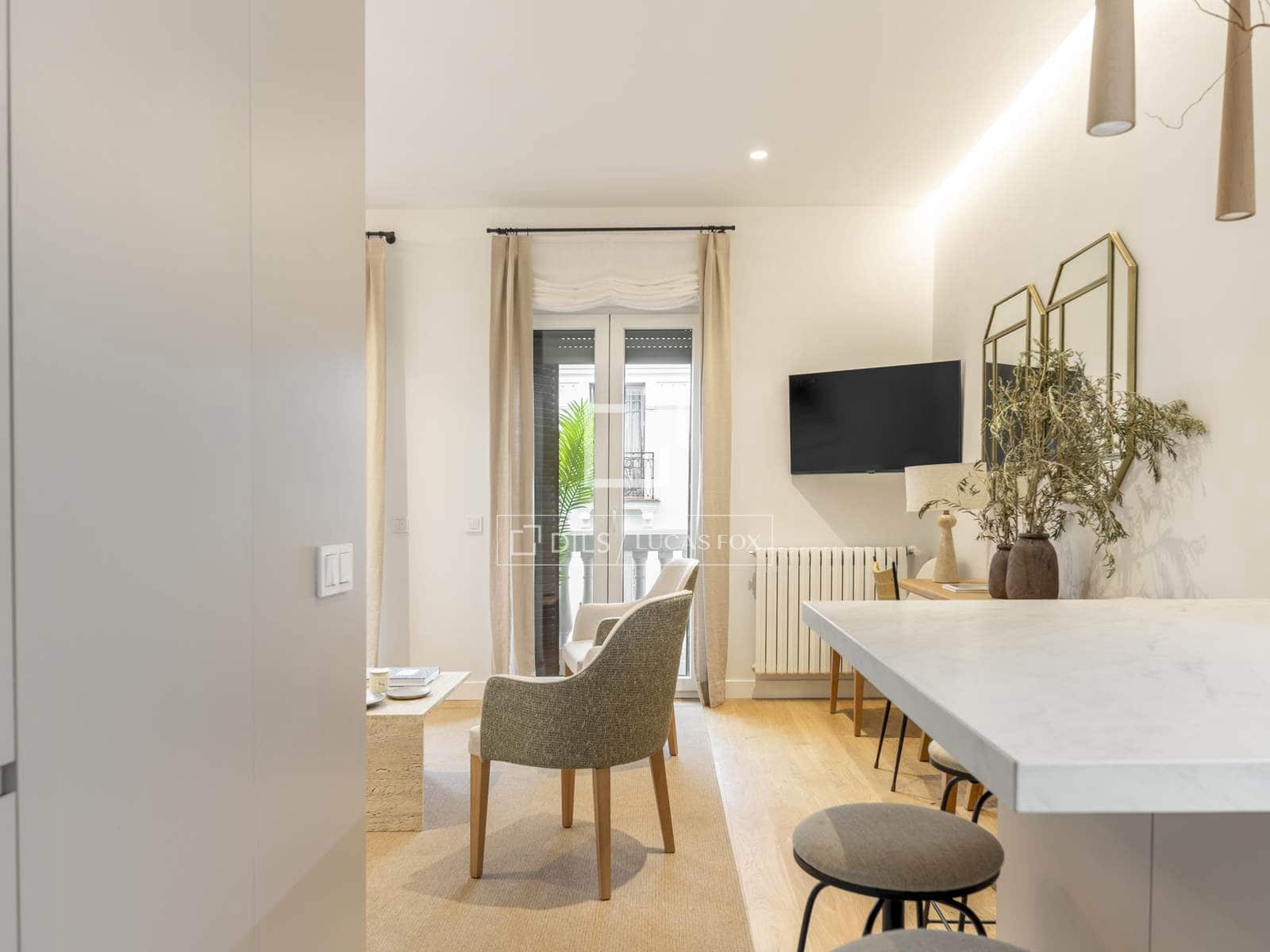 2 soveværelse Lejlighed til leje i Madrid by - € 3.500 (Ref: 9827492)