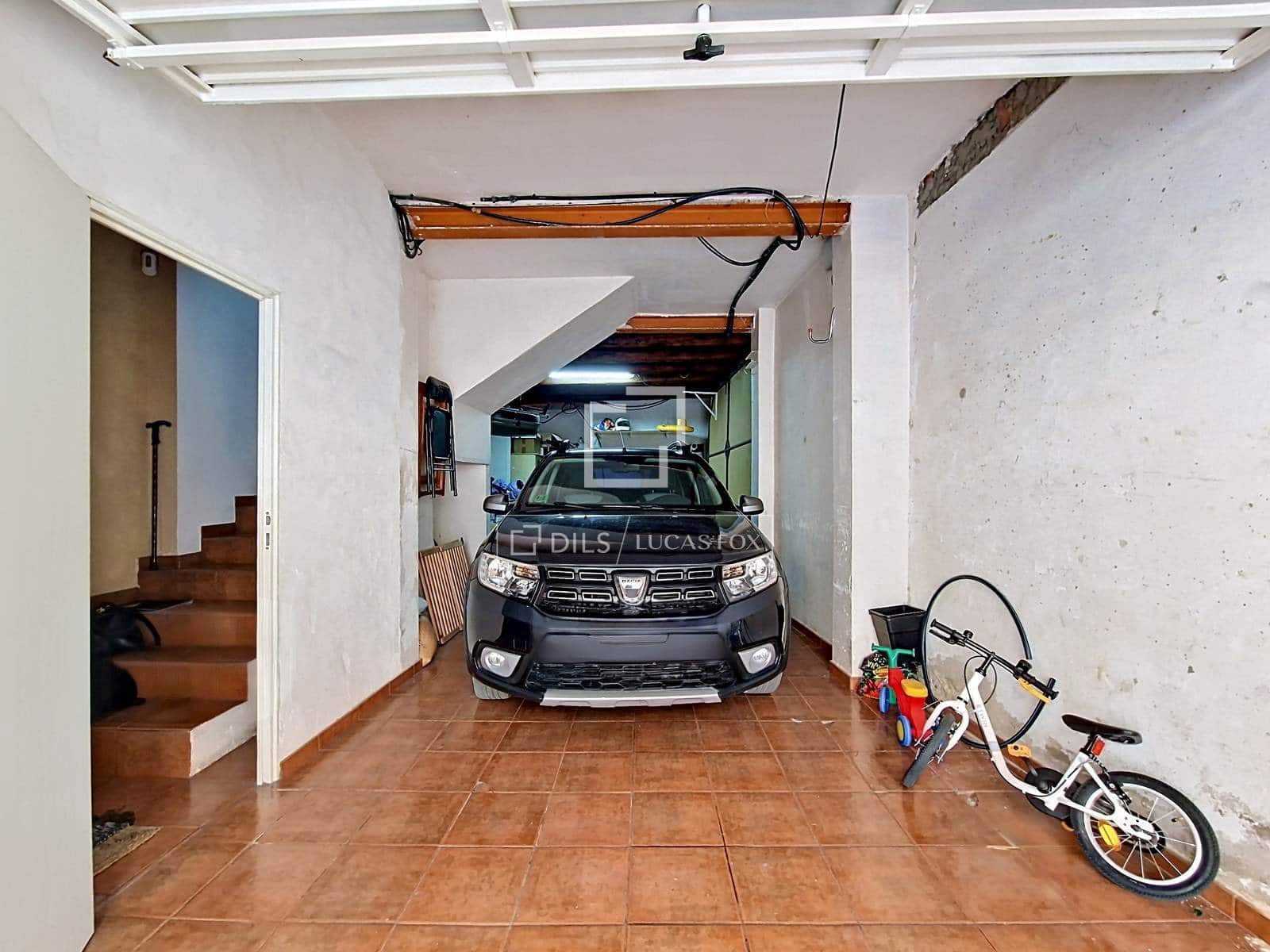 4 bedroom Villa for sale in Vilanova i la Geltru with garage - € 430,000 (Ref: 9827494)