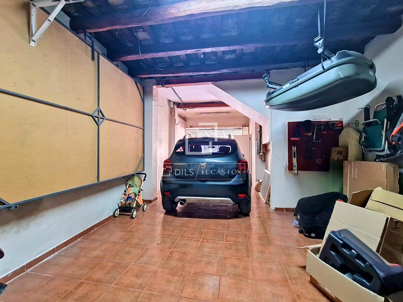 4 bedroom Villa for sale in Vilanova i la Geltru with garage - € 430,000 (Ref: 9827494)